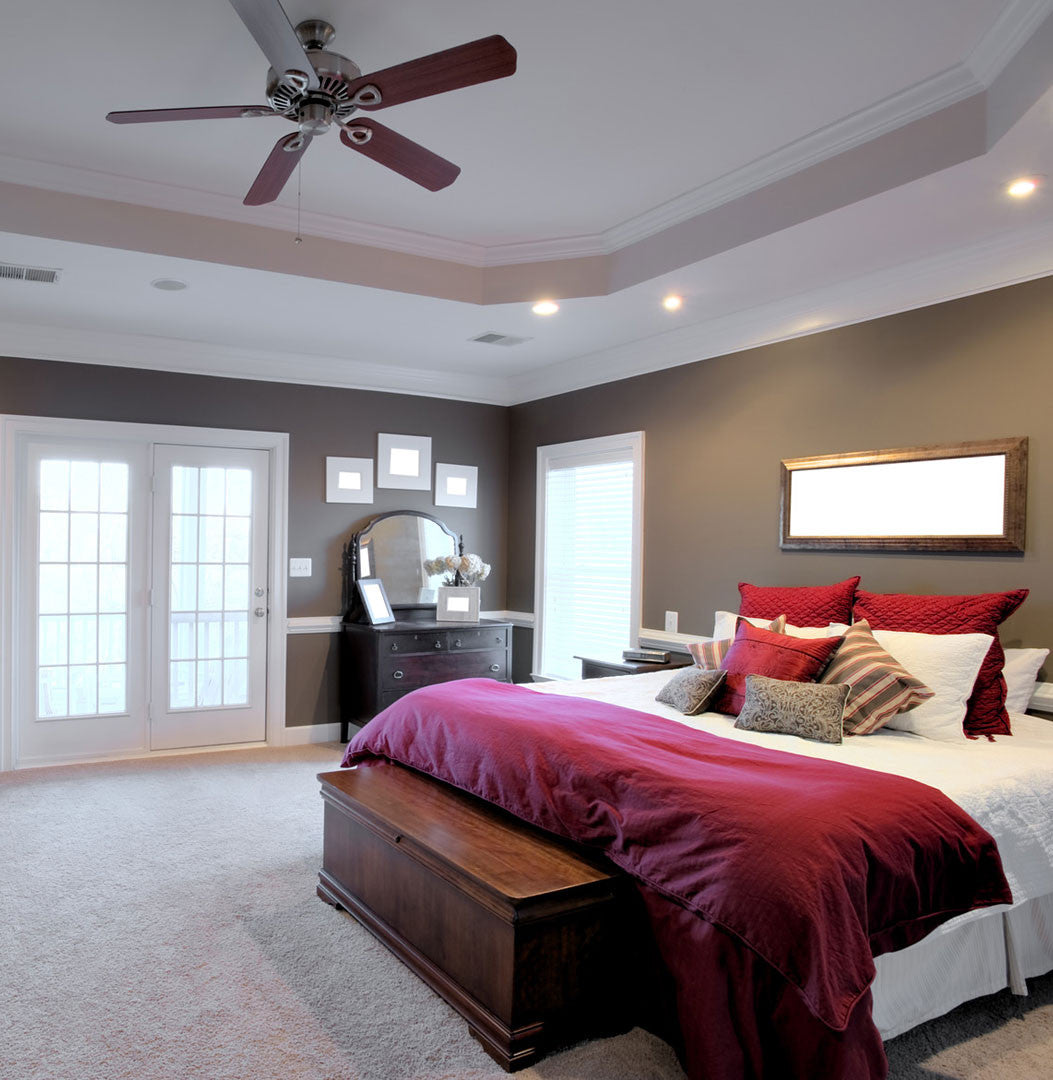 Luxurious bed with pillows